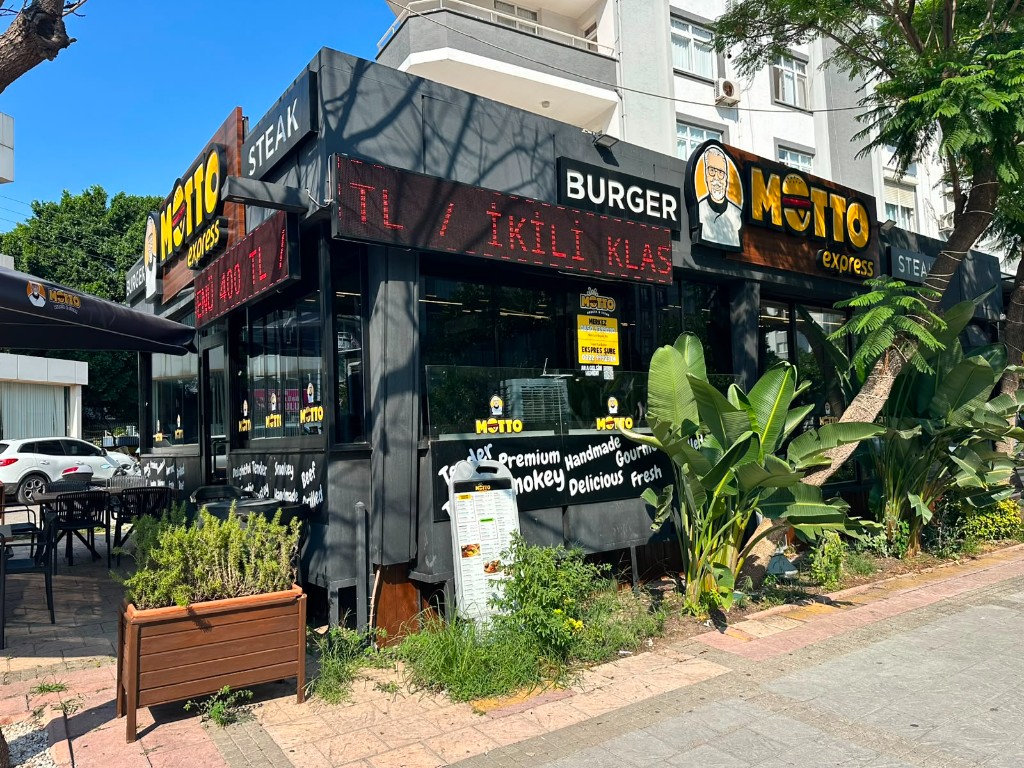 Motto Burger &amp; Steak görsel 3